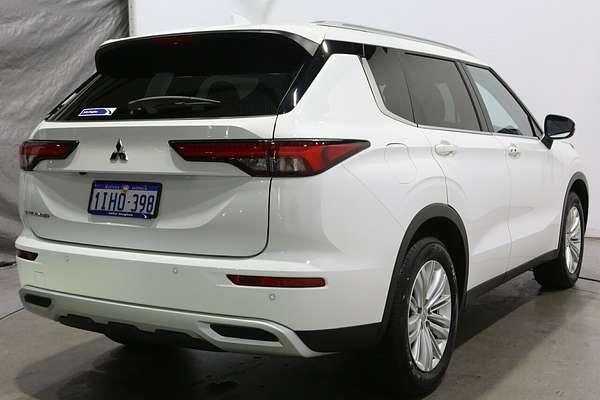 2024 Mitsubishi Outlander LS ZM