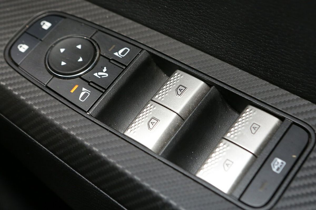 2024 Mitsubishi Outlander LS ZM