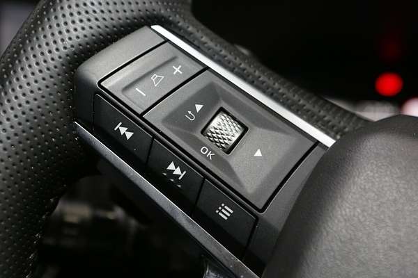 2024 Mitsubishi Outlander LS ZM
