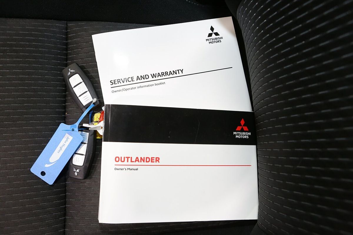 2024 Mitsubishi Outlander LS ZM