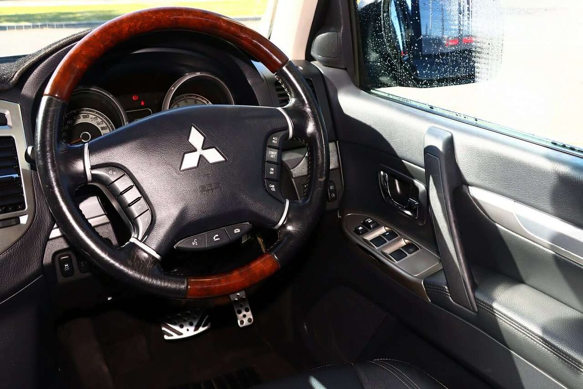 2017 Mitsubishi Pajero Exceed NX