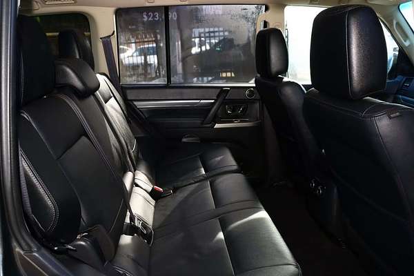 2017 Mitsubishi Pajero Exceed NX