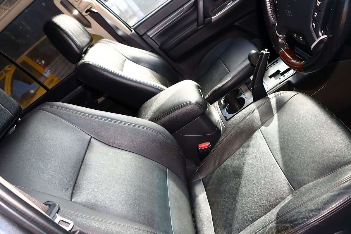 2017 Mitsubishi Pajero Exceed NX