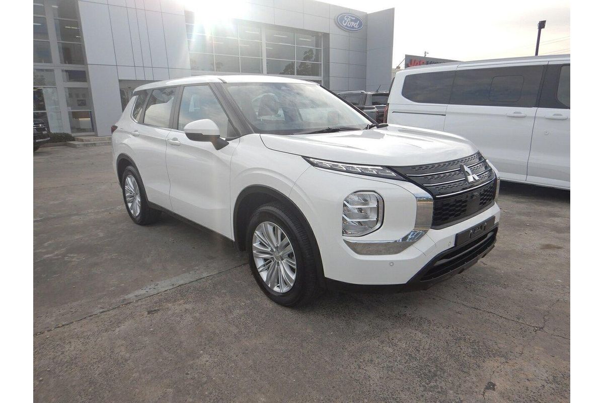 2024 Mitsubishi Outlander ES ZM