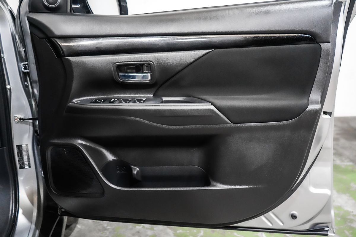 2020 Mitsubishi Outlander ES ZL