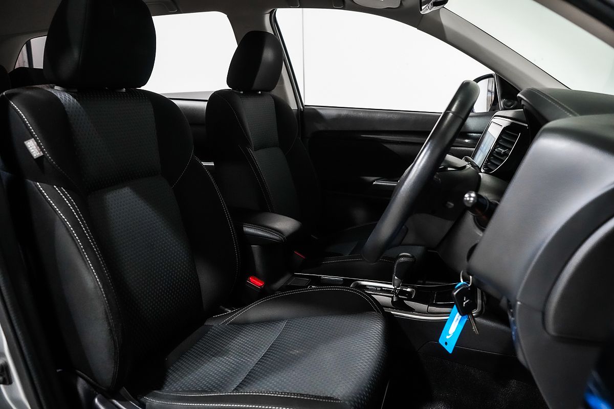 2020 Mitsubishi Outlander ES ZL