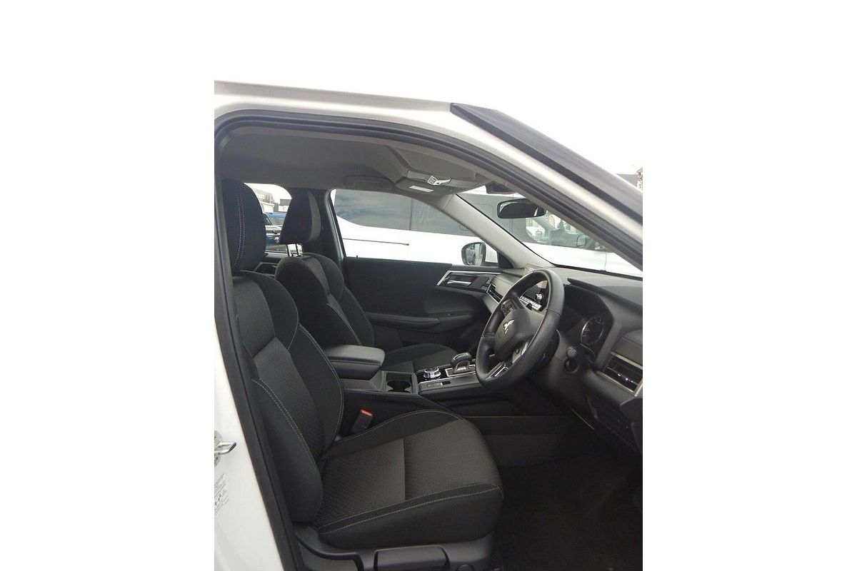 2024 Mitsubishi Outlander ES ZM