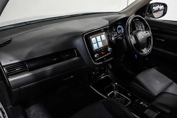 2020 Mitsubishi Outlander ES ZL