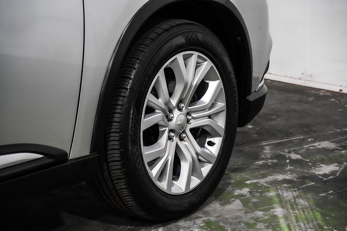 2020 Mitsubishi Outlander ES ZL