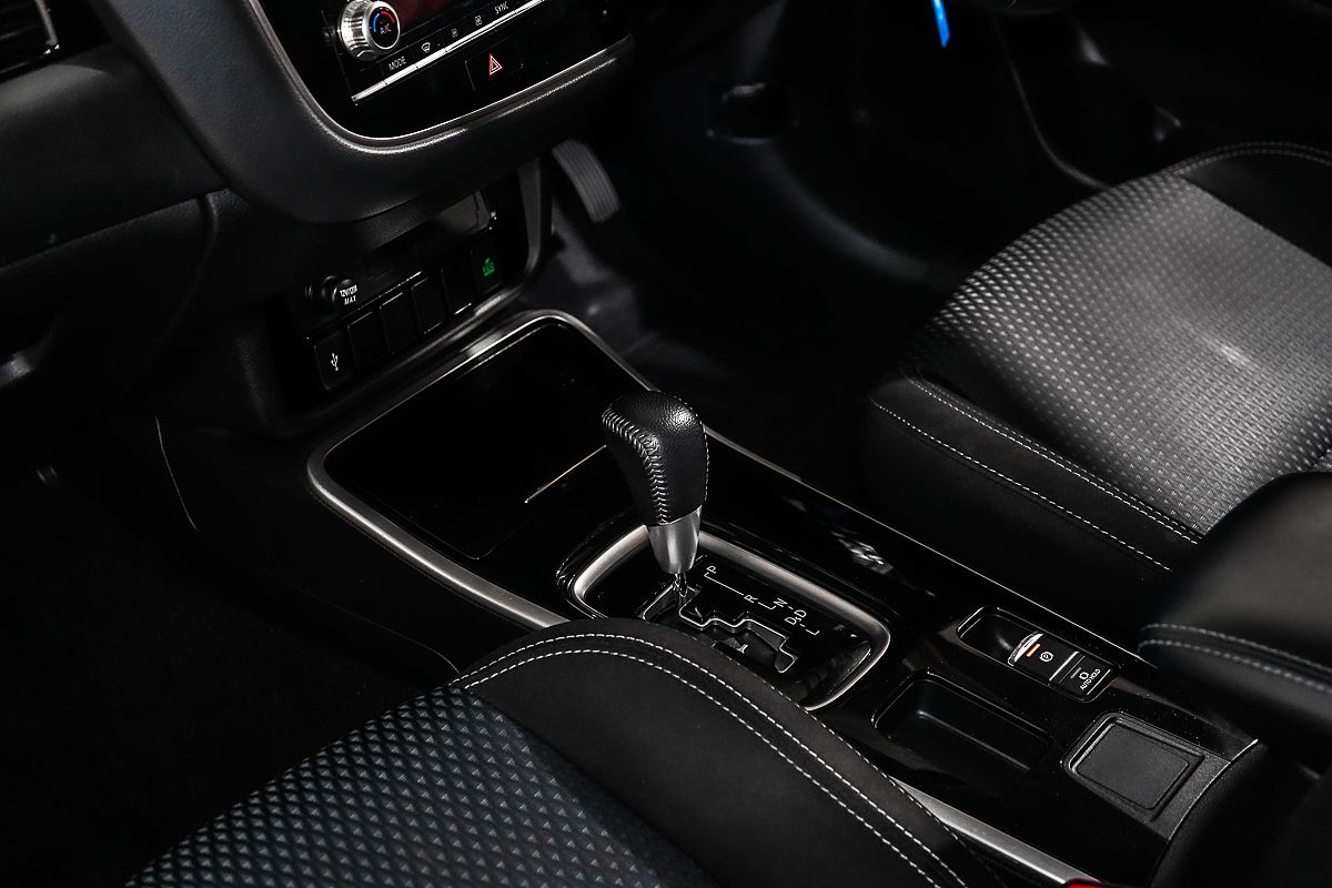 2020 Mitsubishi Outlander ES ZL