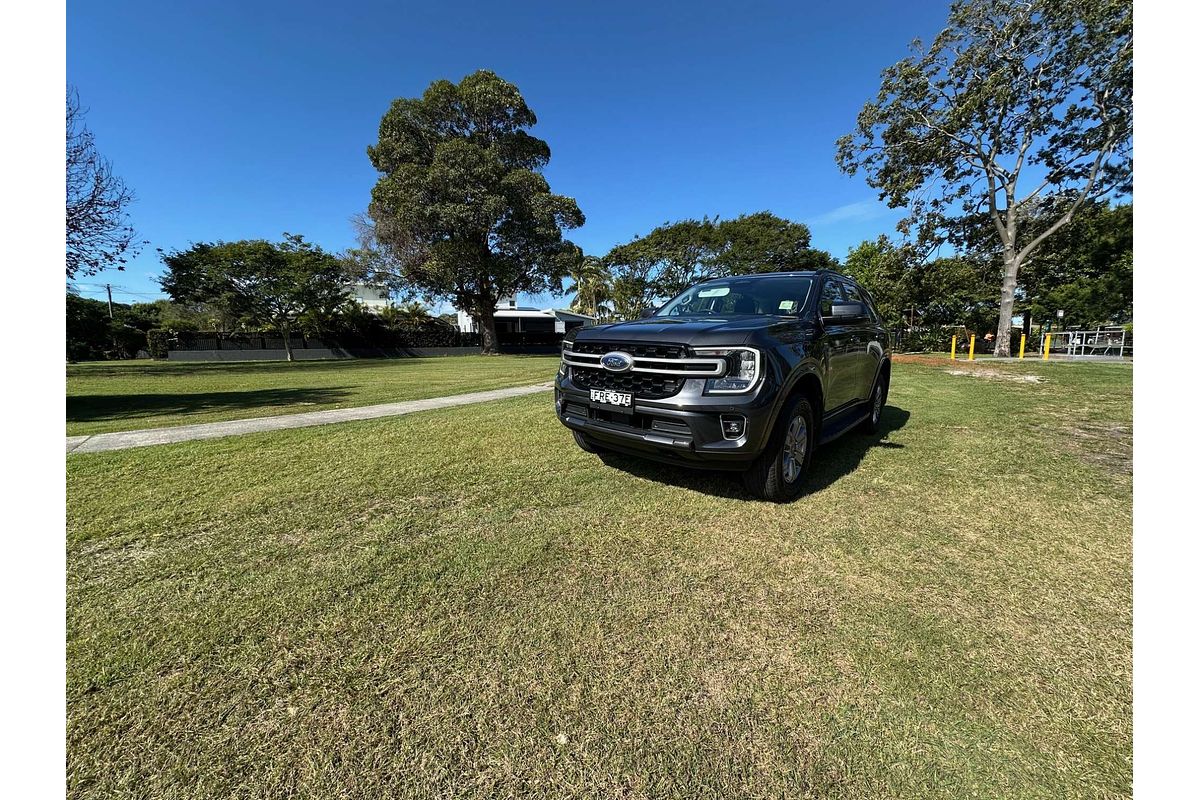 2024 Ford Everest Ambiente  2.0L