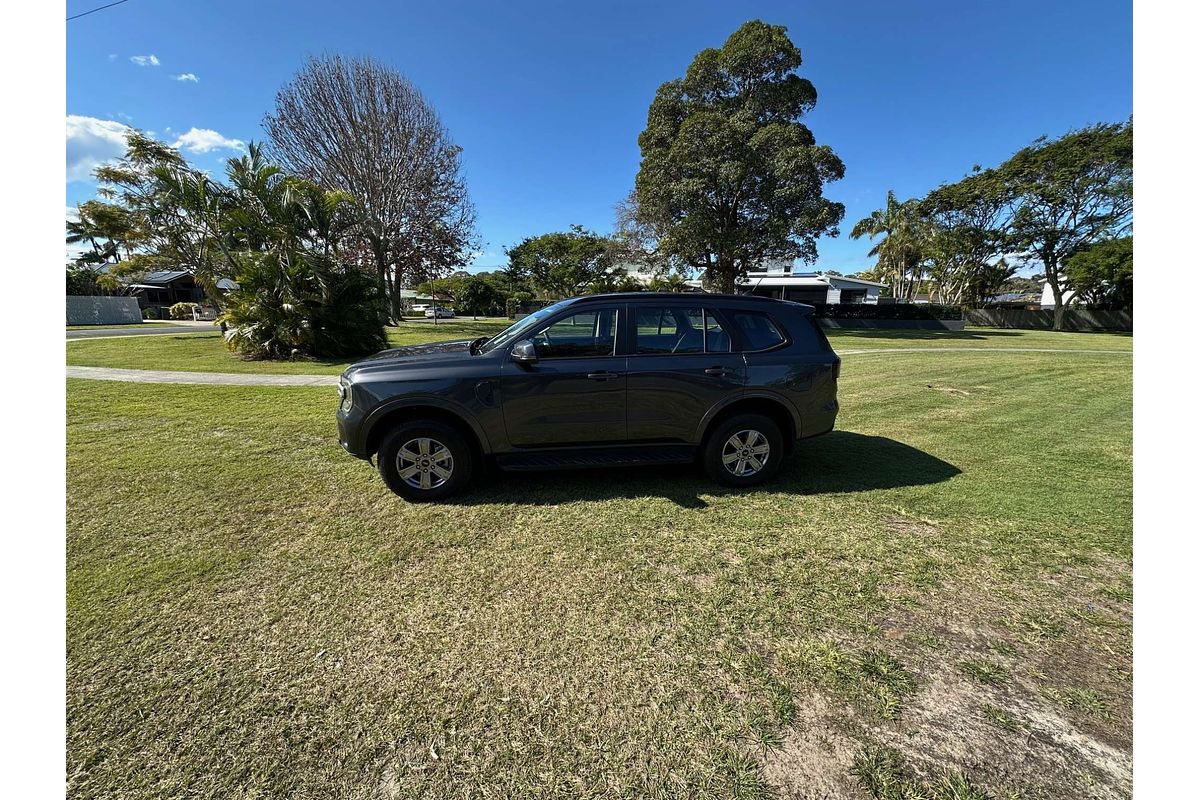2024 Ford Everest Ambiente  2.0L