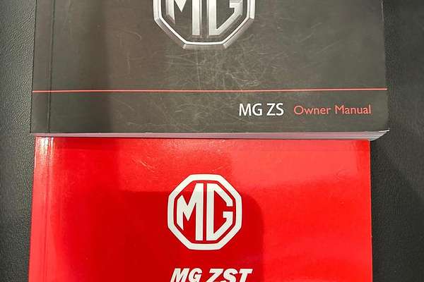 2023 MG ZST Essence