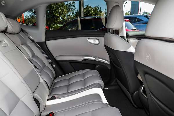 2025 MG IM6 Performance S12L
