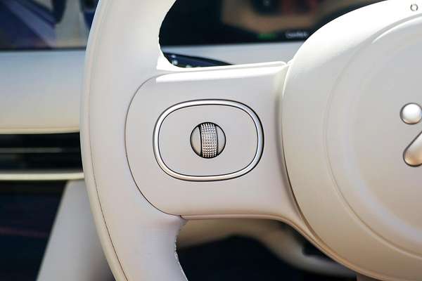 2025 MG IM6 Performance S12L