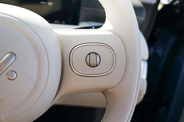 2025 MG IM6 Performance S12L