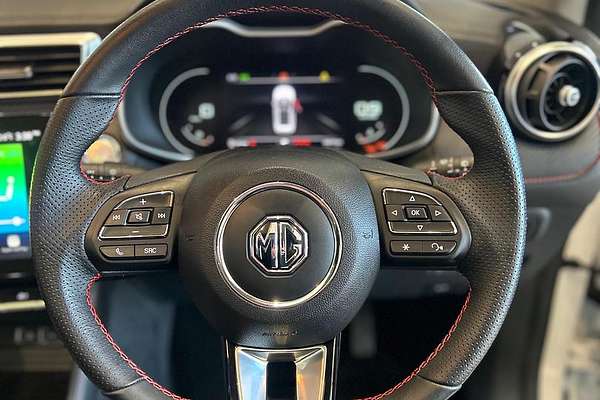 2023 MG ZST Essence