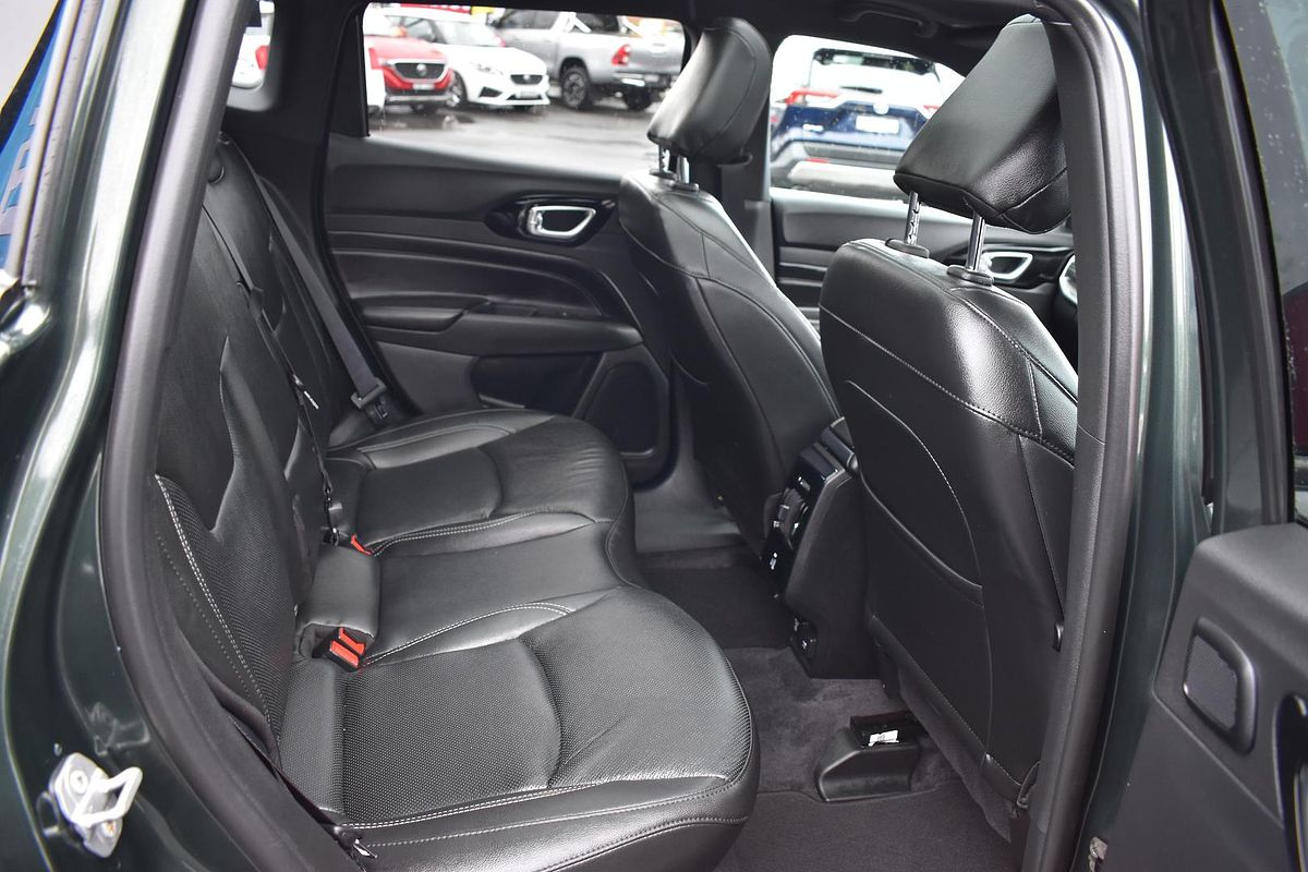 2022 Jeep Compass Limited M6