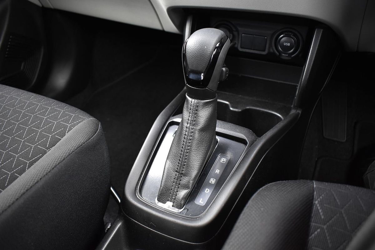 2024 Suzuki Swift Hybrid UZ