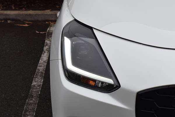 2024 Suzuki Swift Hybrid UZ