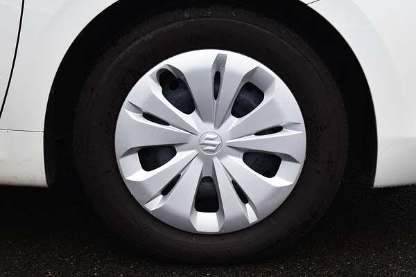 2024 Suzuki Swift Hybrid UZ