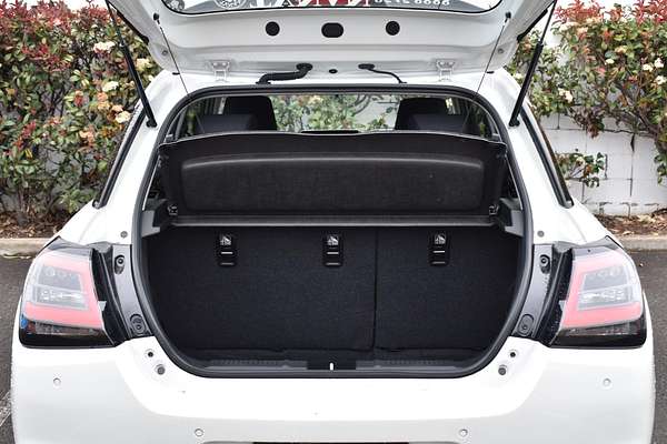 2024 Suzuki Swift Hybrid UZ