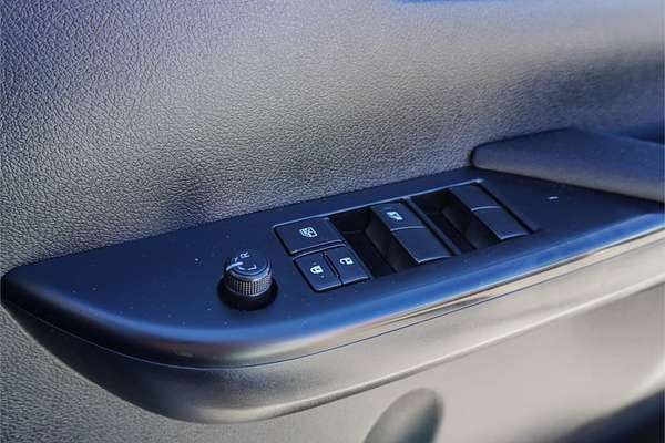 2019 Toyota Hilux SR GUN126R 4X4