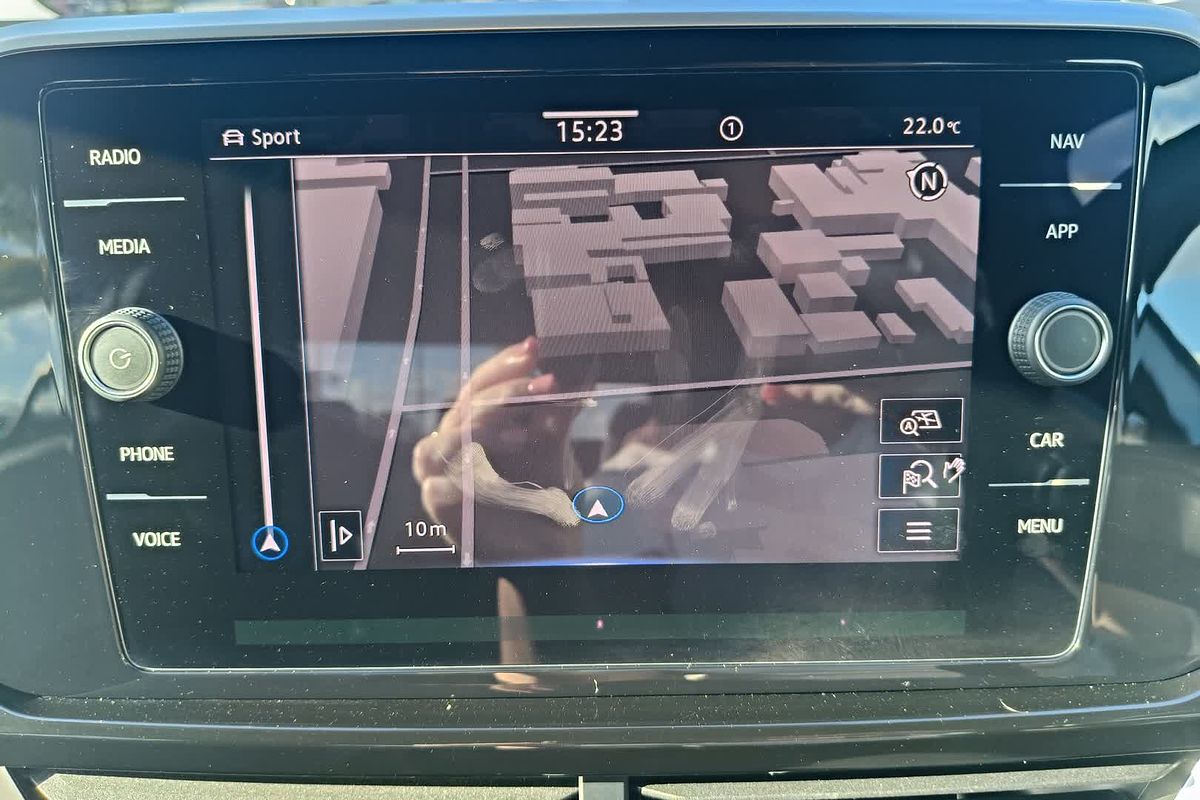 2022 Volkswagen T-Roc 140TSI R-Line D11