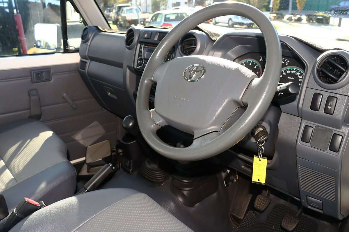 2013 Toyota Landcruiser WORKMATE (4x4) VDJ79R MY12 UPDATE 4X4