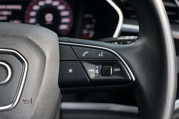 2022 Audi Q3 35 TFSI S line F3
