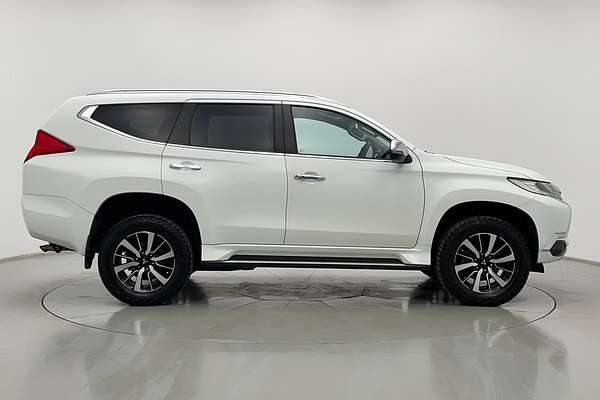 2017 Mitsubishi Pajero Sport GLX QE