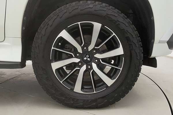 2017 Mitsubishi Pajero Sport GLX QE