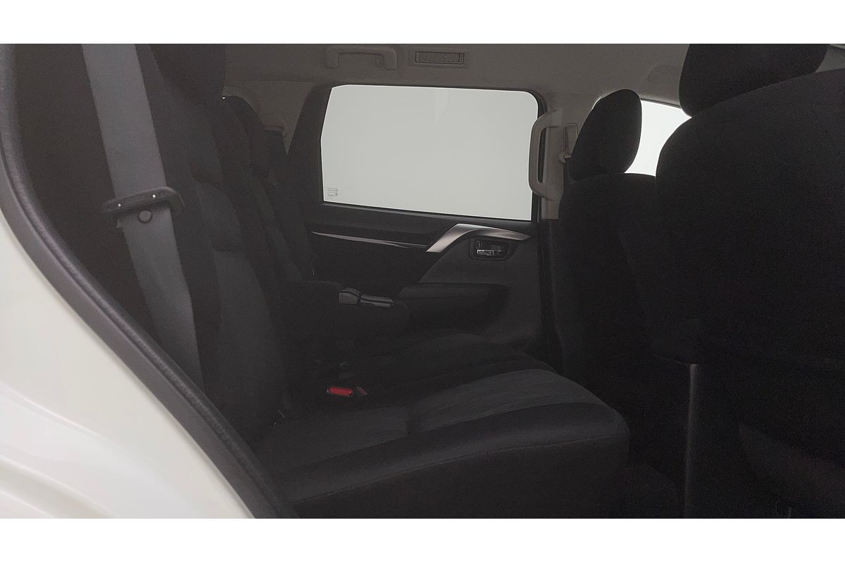 2017 Mitsubishi Pajero Sport GLX QE