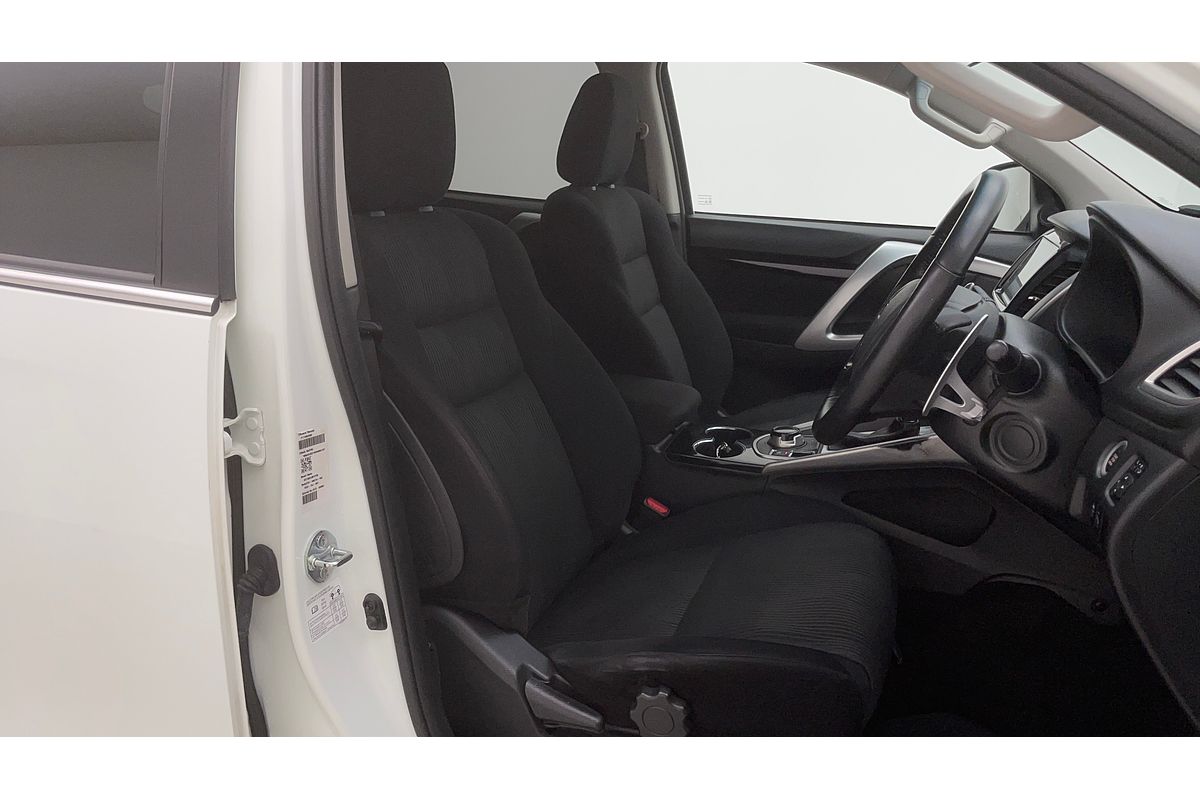 2017 Mitsubishi Pajero Sport GLX QE