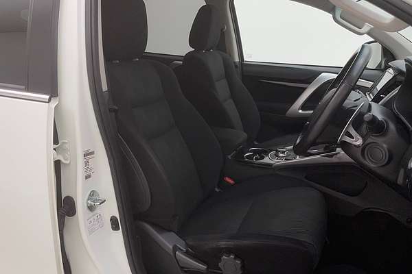 2017 Mitsubishi Pajero Sport GLX QE