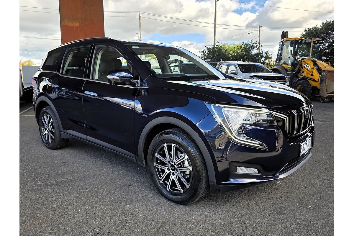 2025 Mahindra XUV700 AX7L