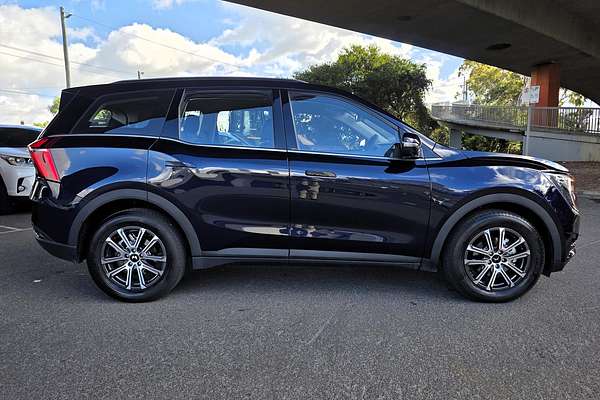 2025 Mahindra XUV700 AX7L