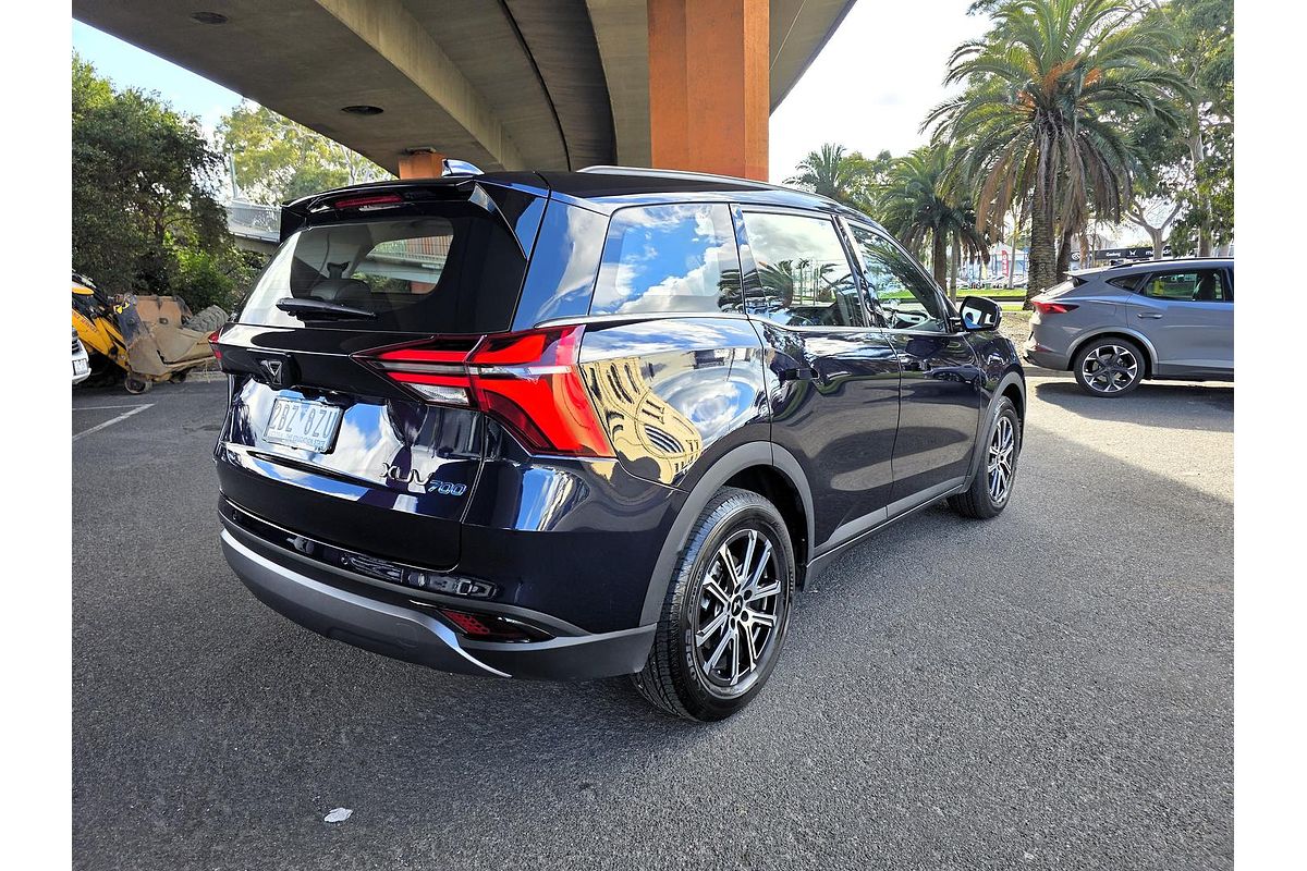 2025 Mahindra XUV700 AX7L