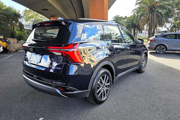 2025 Mahindra XUV700 AX7L