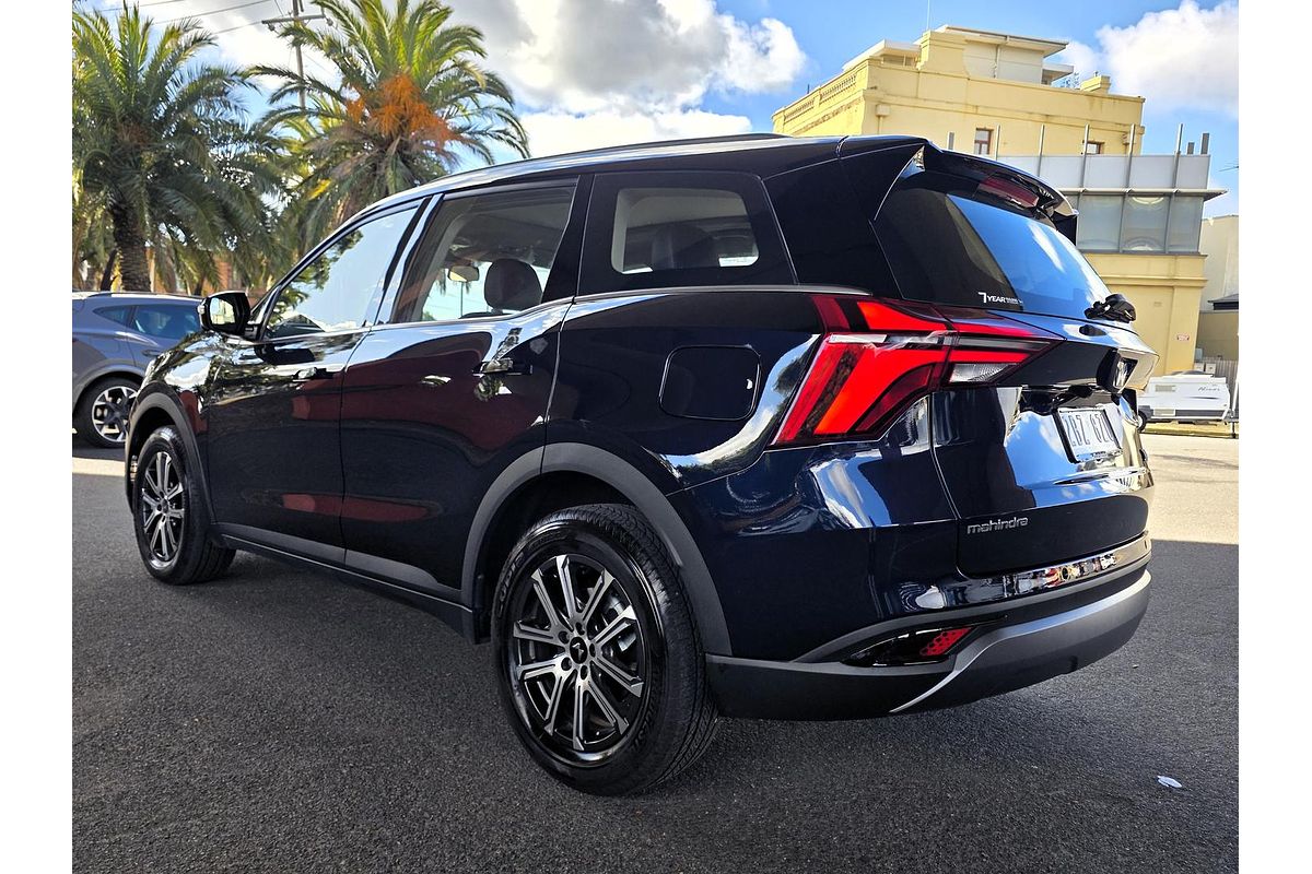 2025 Mahindra XUV700 AX7L