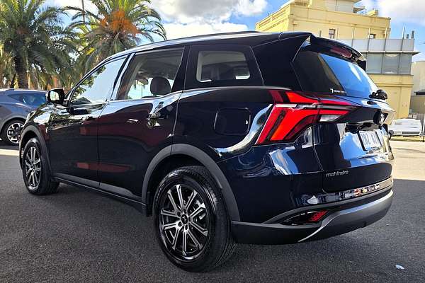 2025 Mahindra XUV700 AX7L