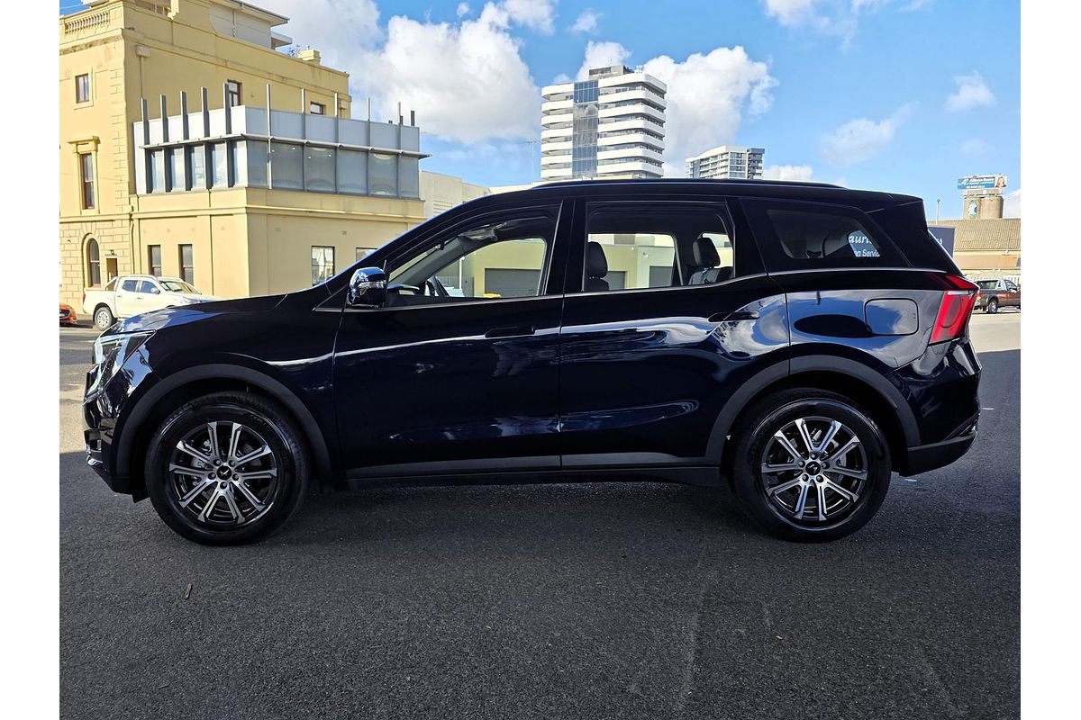 2025 Mahindra XUV700 AX7L