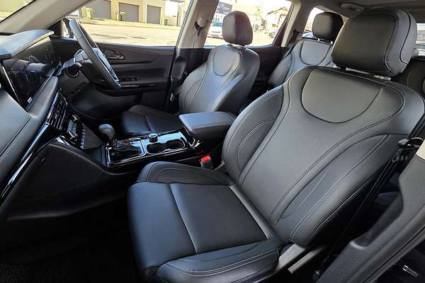 2025 Mahindra XUV700 AX7L