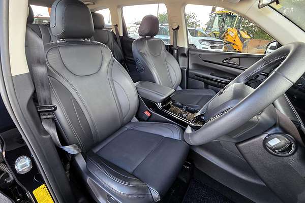 2025 Mahindra XUV700 AX7L