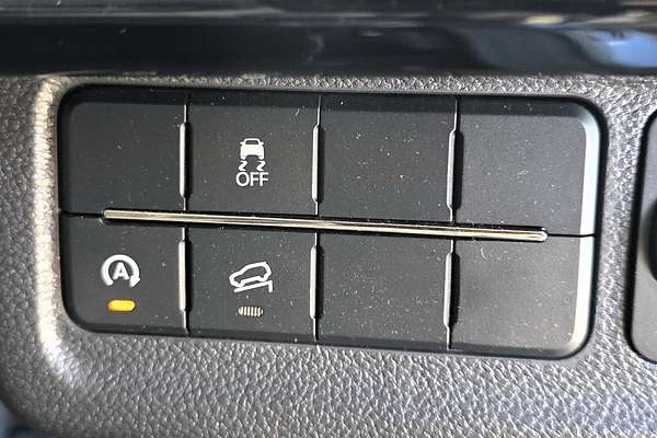 2025 Mahindra XUV700 AX7L