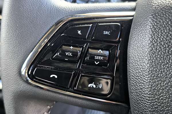 2025 Mahindra XUV700 AX7L