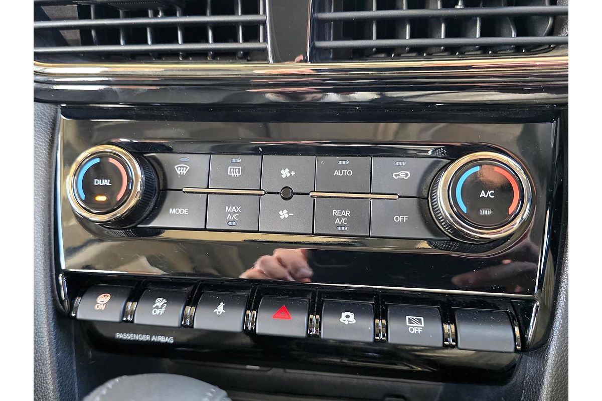 2025 Mahindra XUV700 AX7L