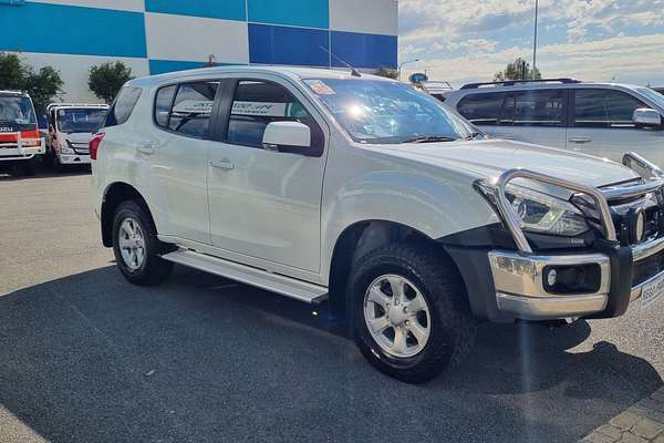 2020 Isuzu MU-X LS-M