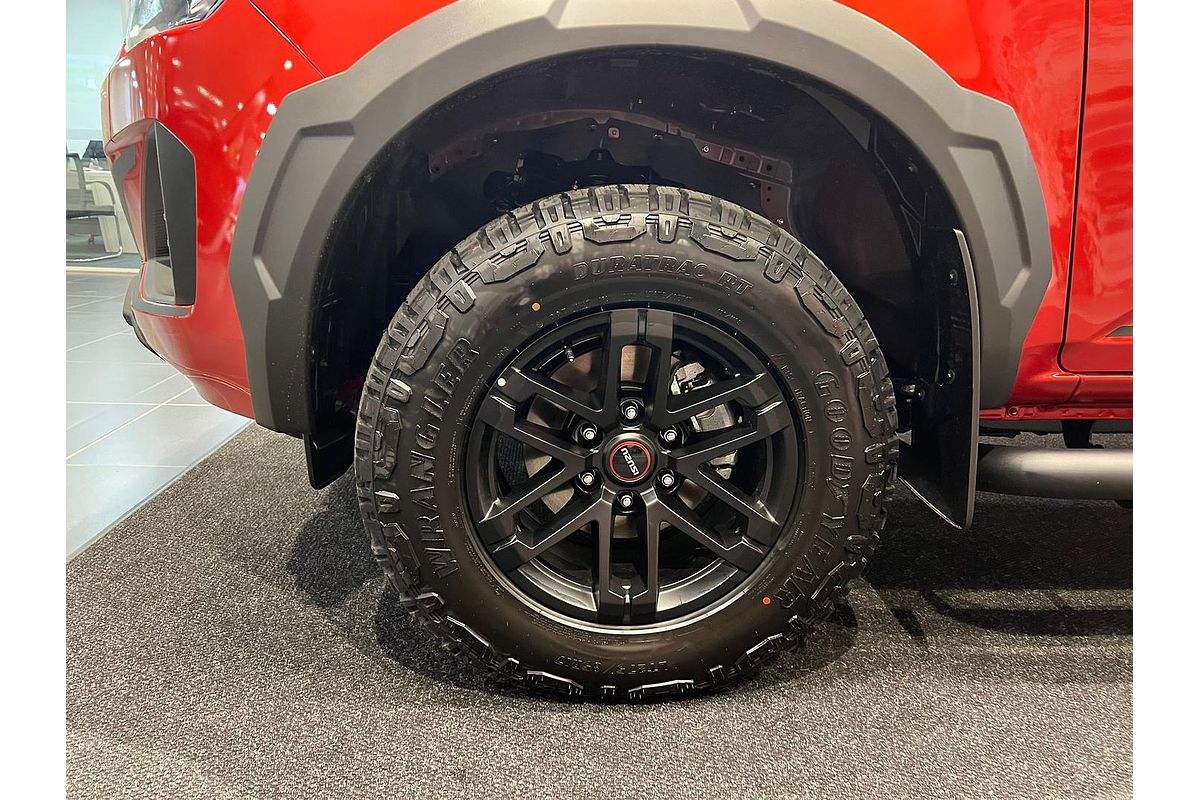 2025 Isuzu D-MAX BLADE 4X4