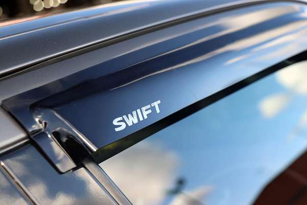 2012 Suzuki Swift GLX FZ